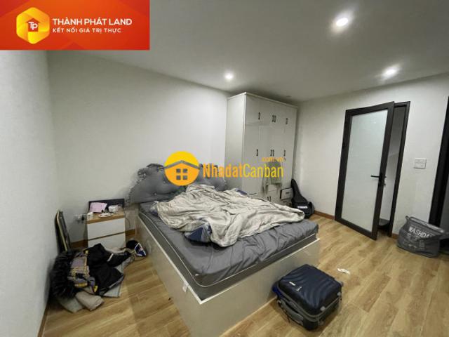 Nhà mặt phố bán