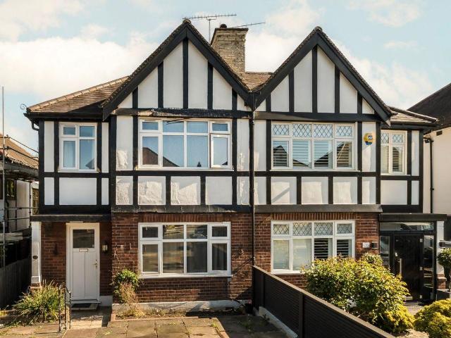 House for rent in London Borough of Ealing, Greater London