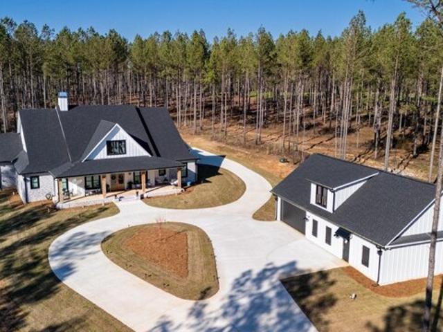 House for sale in Pine Mountain