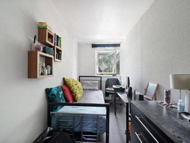 Room for rent in Maida Hill, Greater London