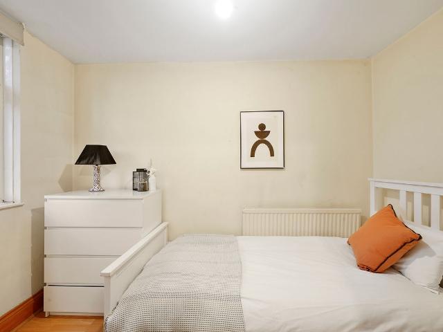 Room for rent in Maida Hill, Greater London