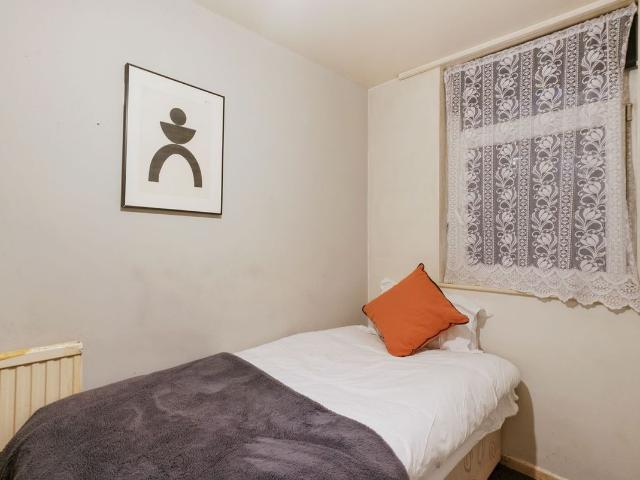 Room for rent in Maida Hill, Greater London