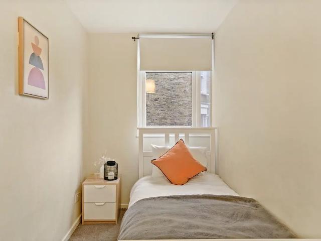 Room for rent in Maida Hill, Greater London