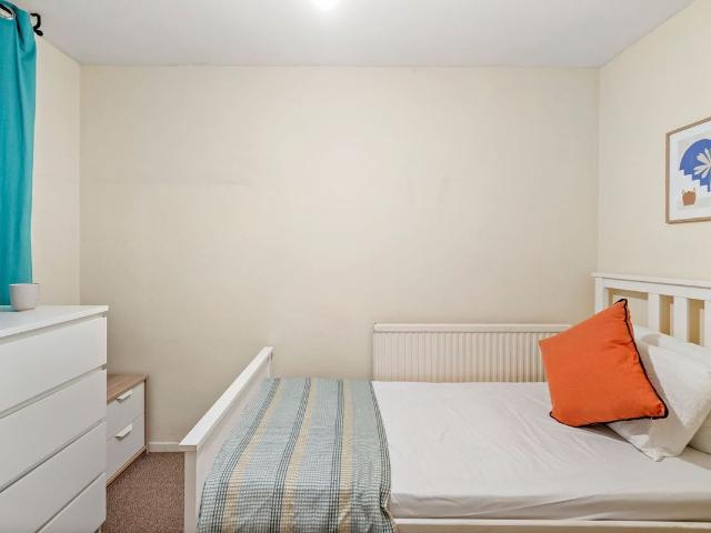 Room for rent in Maida Hill, Greater London