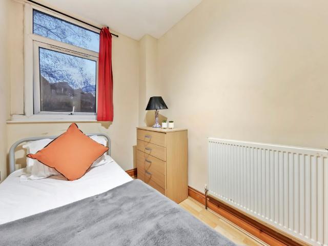 Room for rent in Maida Hill, Greater London