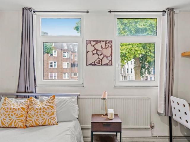 Room for rent in Maida Hill, Greater London