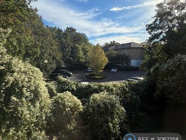 Apartment for rent in London Borough of Sutton, Greater London