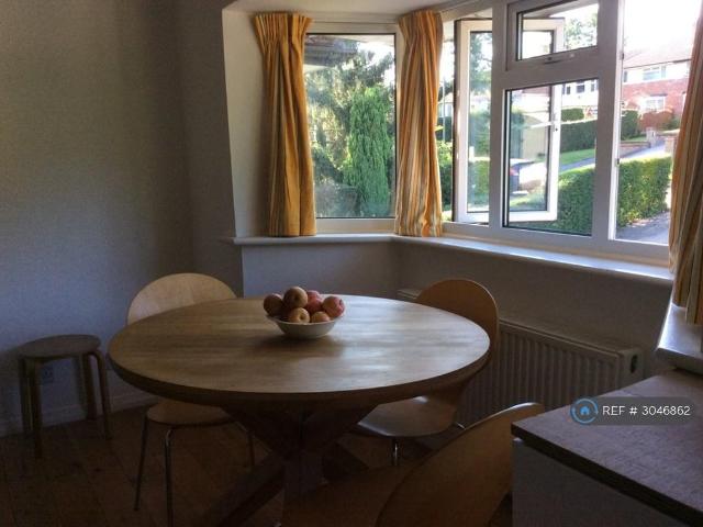 Apartment for rent in Lower Kingswood, Reigate and Banstead