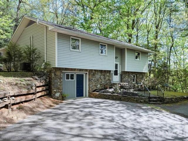 House for sale in Saluda, North Carolina