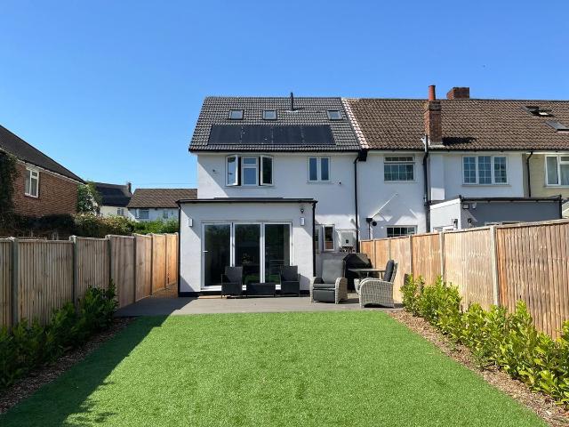 Apartment for rent in Kemnal, Greater London