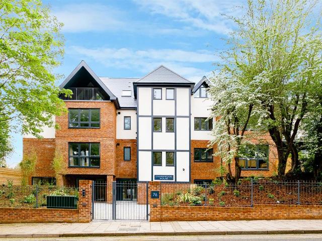 Apartment for rent in Widmore Green, Greater London