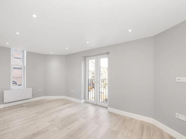 Apartment for rent in Elmstead, Greater London