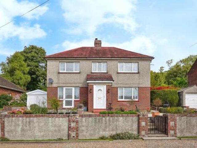House for sale in River, Ash