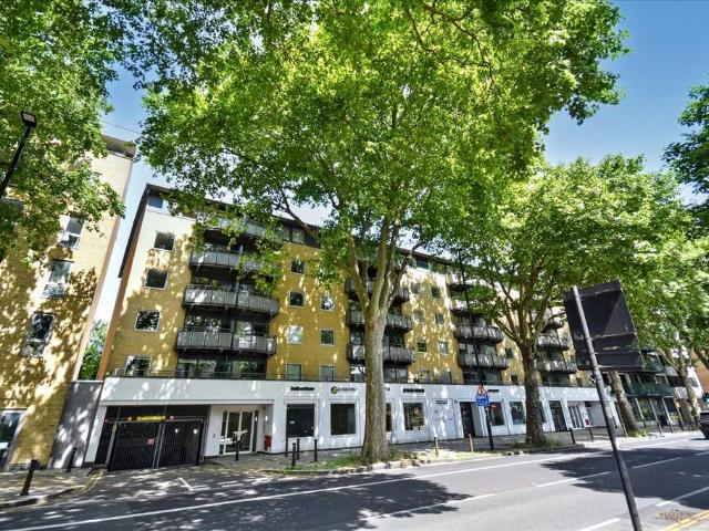 House for rent in London Borough of Hounslow, Strand