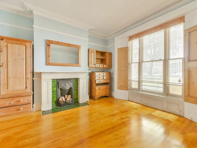 Apartment for rent in London Borough of Hounslow, Strand
