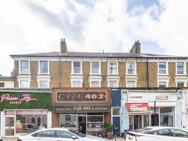 Apartment for rent in London Borough of Hounslow, Strand