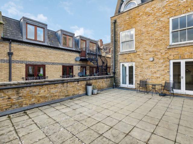 Apartment for rent in London Borough of Hounslow, Greater London