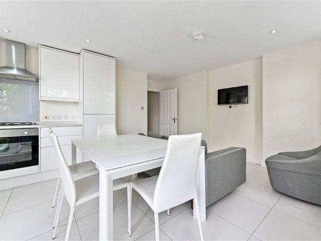 Apartment for rent in London Borough of Hounslow, Strand