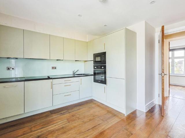 House for rent in London Borough of Hounslow, Strand