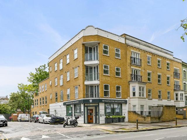 Apartment for rent in London Borough of Hounslow, Greater London