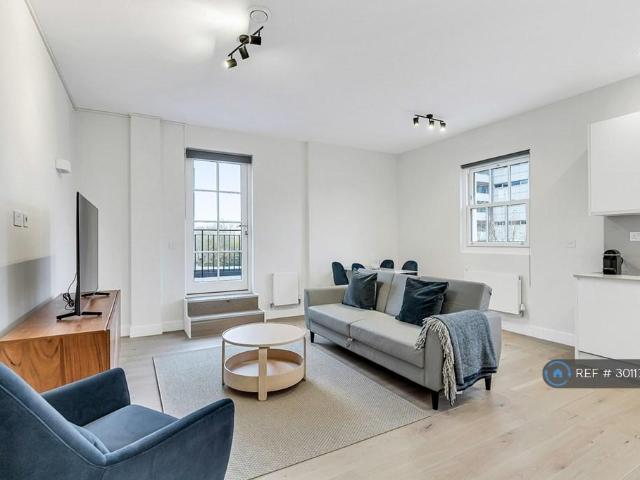 Apartment for rent in London Borough of Hounslow, Strand