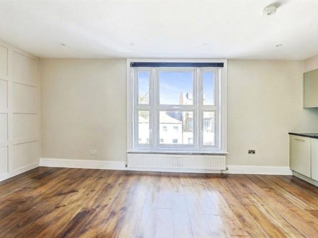 Apartment for rent in London Borough of Hounslow, Strand