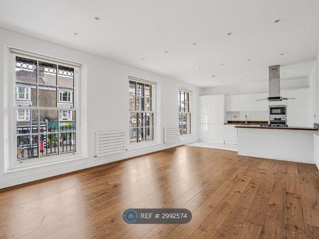 Apartment for rent in Strand-on-the-Green, Greater London