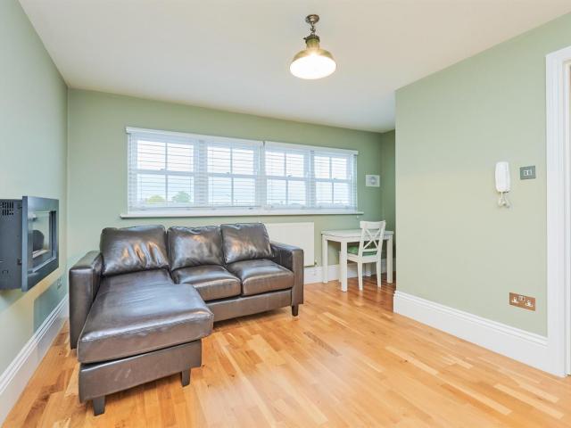 Apartment for rent in London Borough of Hounslow, Greater London