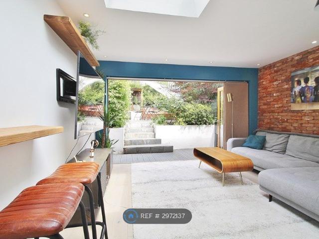 Apartment for rent in London Borough of Ealing, Greater London