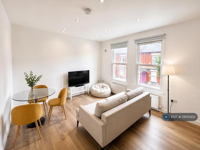 Apartment for rent in London Borough of Hounslow, Strand