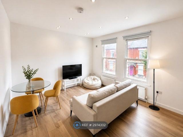 Apartment for rent in London Borough of Hounslow, Strand