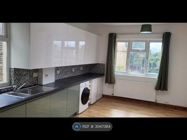 Apartment for rent in London Borough of Hounslow, Strand
