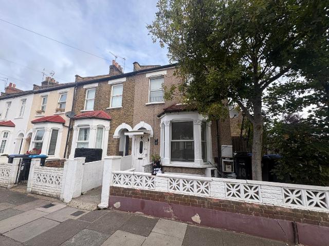 Apartment for rent in Lower Edmonton, Greater London