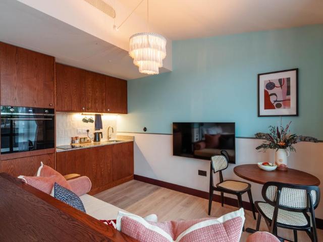 House for rent in London Borough of Hounslow, Greater London