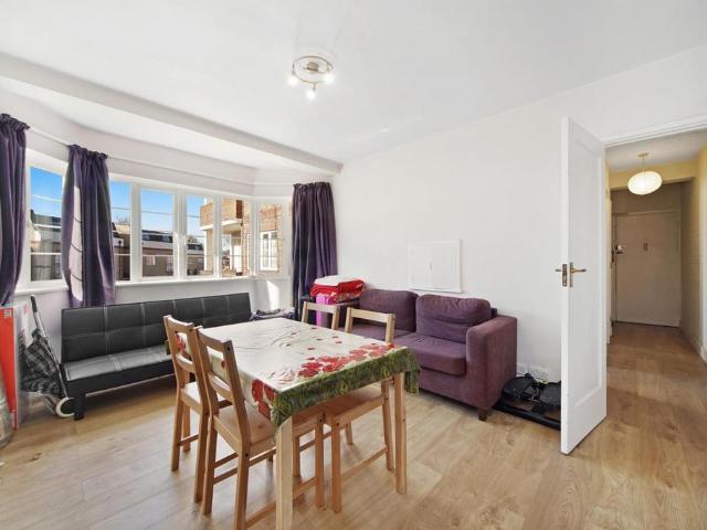 Apartment for rent in London Borough of Hounslow, Strand