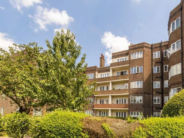 House for rent in London Borough of Hounslow, Strand