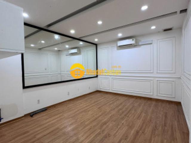 Nhà mặt phố cho thuê