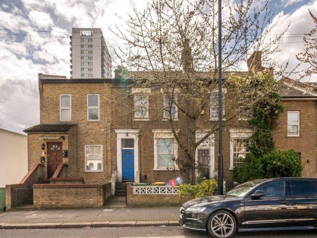 Apartment for rent in Maryland, Greater London