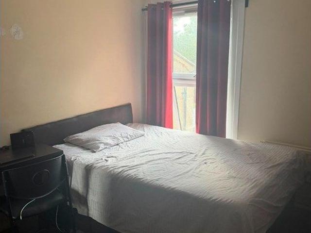 Room for rent in Newtown, Reading