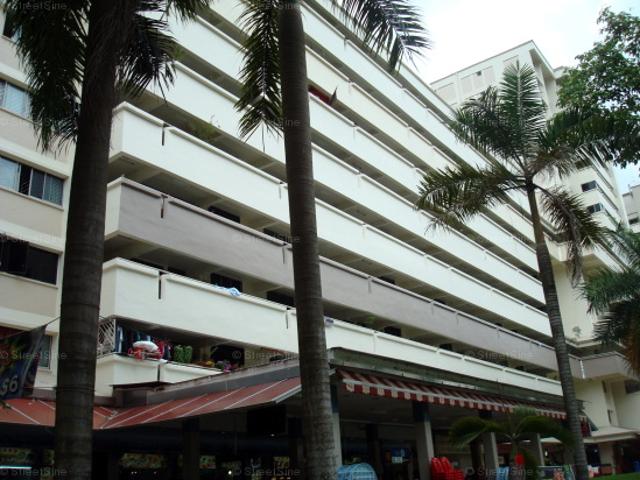 HDB House for sale in Yishun HDB House for sale in Yishun