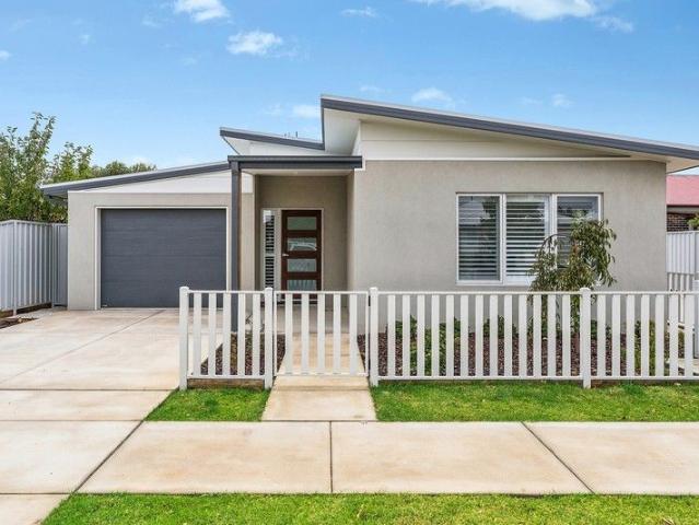 Villa for sale in Junee Reefs, New South Wales