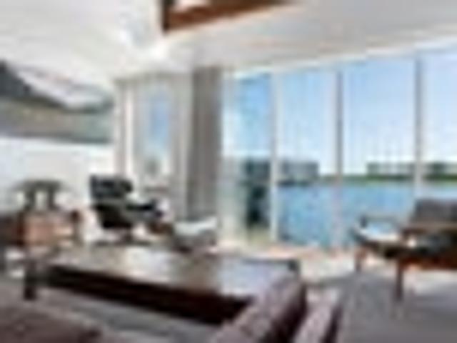 Townhouse for sale in Chaslands, Canterbury