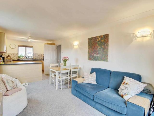 Apartment for rent in Haydon End, Abbey Mead