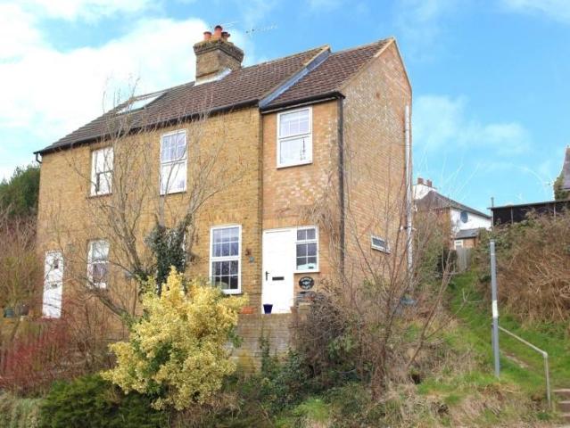House for rent in Heronsgate, Batchworth