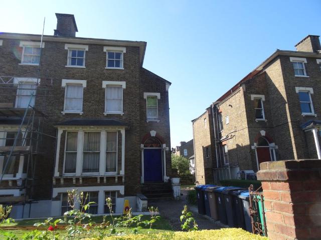Apartment for rent in Berrylands, Greater London