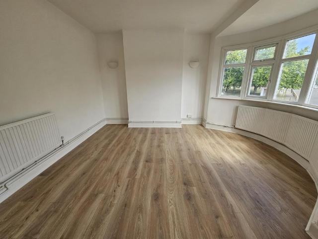 Apartment for rent in Wealdstone, Greater London