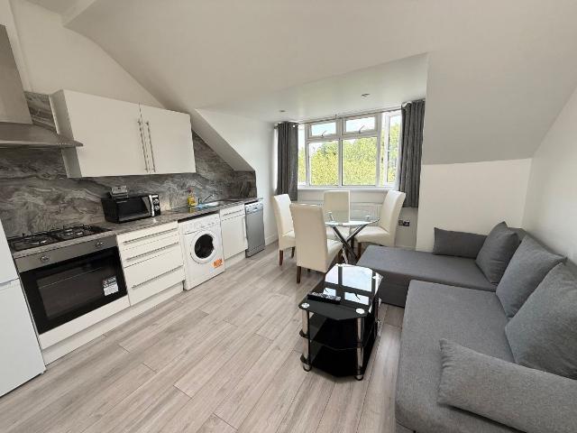Apartment for rent in Brondesbury, Greater London