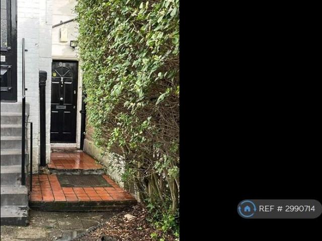 Apartment for rent in Brondesbury, Greater London