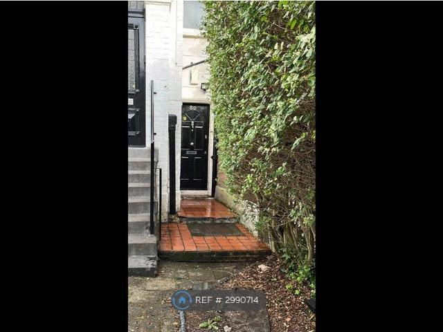 Apartment for rent in Brondesbury, Greater London