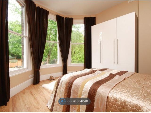 Apartment for rent in Brondesbury, Greater London